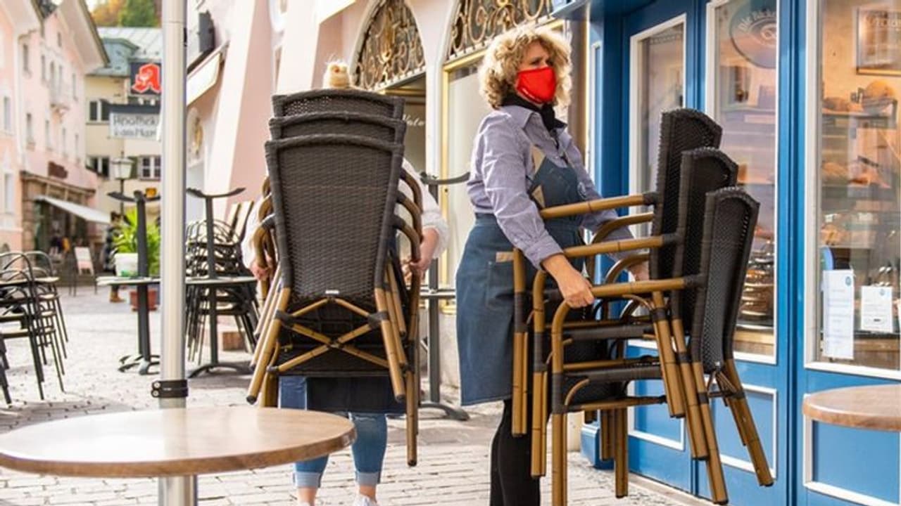 जर्मनी में फिर कोरोना का कहर, लगाना पड़ा लॉकडाउन, 10 जनवरी तक स्कूल स्टोर भी बंद जर्मनी में फिर कोरोना का कहर, लगाना पड़ा लॉकडाउन, 10 जनवरी तक स्कूल स्टोर भी बंद