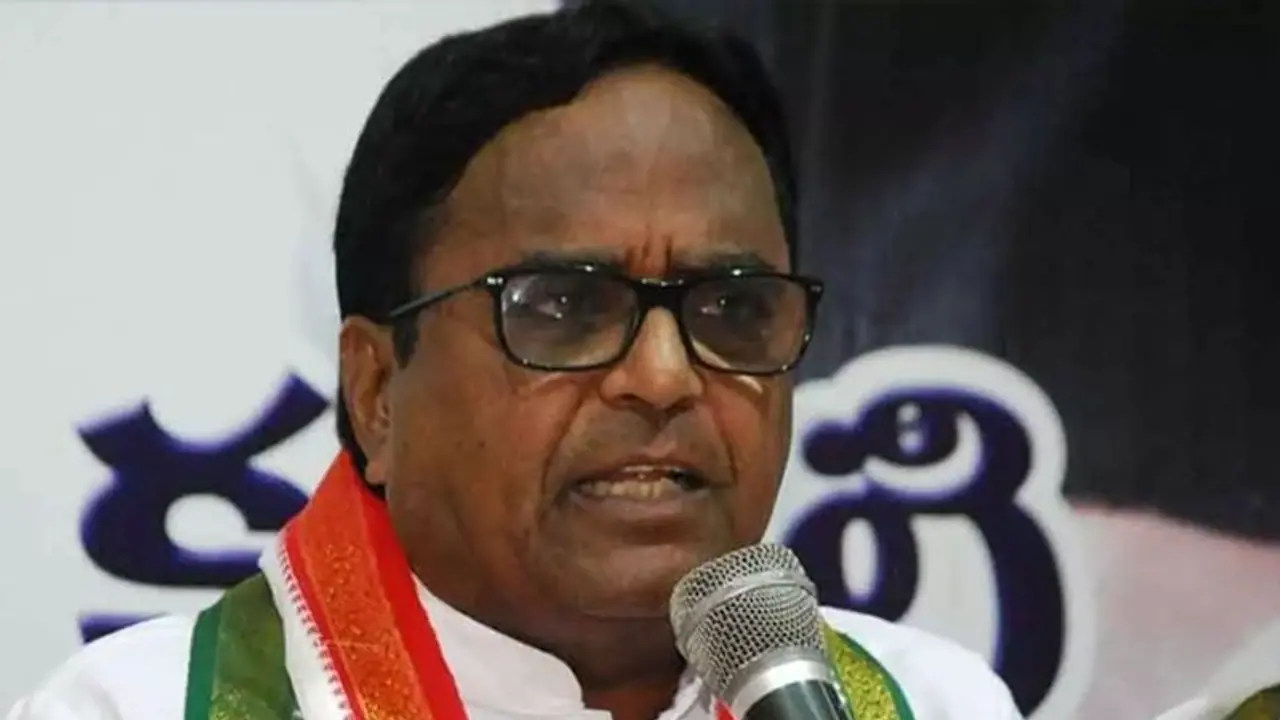  కాంగ్రెస్ కు షాక్: పార్టీకి రాజీనామా చేసిన పొన్నాల లక్ష్మయ్య