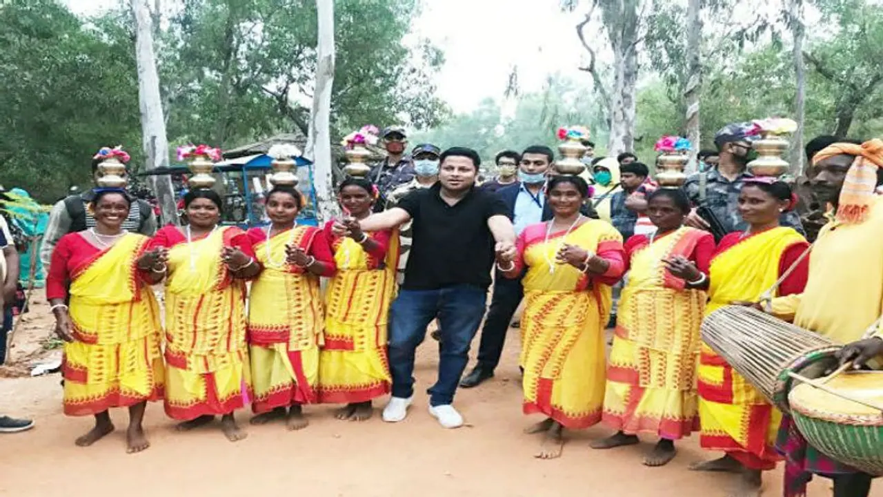 রাজ্য সফরে আসছেন অমিত শাহ, স্বরাষ্ট্রমন্ত্রীকে শান্তিনিকেতনে স্বাগত জানাতে প্রস্তুতি তুঙ্গে রাজ্য সফরে আসছেন অমিত শাহ, স্বরাষ্ট্রমন্ত্রীকে শান্তিনিকেতনে স্বাগত জানাতে প্রস্তুতি তুঙ্গে