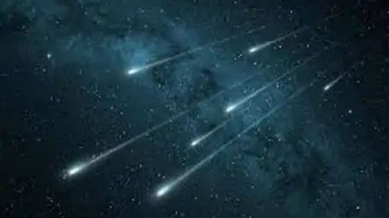 Meteor shower 2022 : തൃശൂര്പൂരത്തിനു സമാനമായ ഉല്ക്കാവര്ഷം; ഇന്ത്യയിലും ദൃശ്യമാകും,എപ്പോള്, എങ്ങനെ? Meteor shower 2022 : തൃശൂര്പൂരത്തിനു സമാനമായ ഉല്ക്കാവര്ഷം; ഇന്ത്യയിലും ദൃശ്യമാകും,എപ്പോള്, എങ്ങനെ?
