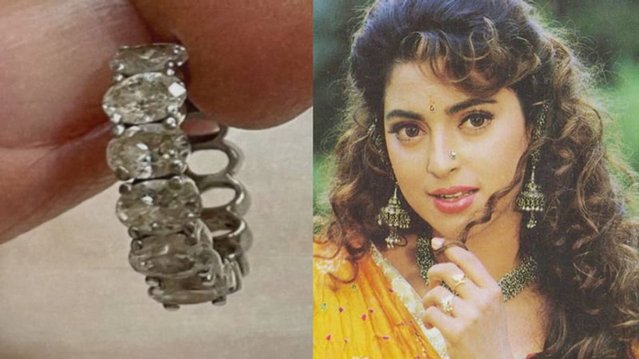 मुंबई एयरपोर्ट पर गुम हुआ जूही चावला का डायमंड झुमका, मांगी मदद, बोली ढूंढने वाले को इनाम दूंगी मुंबई एयरपोर्ट पर गुम हुआ जूही चावला का डायमंड झुमका, मांगी मदद, बोली ढूंढने वाले को इनाम दूंगी