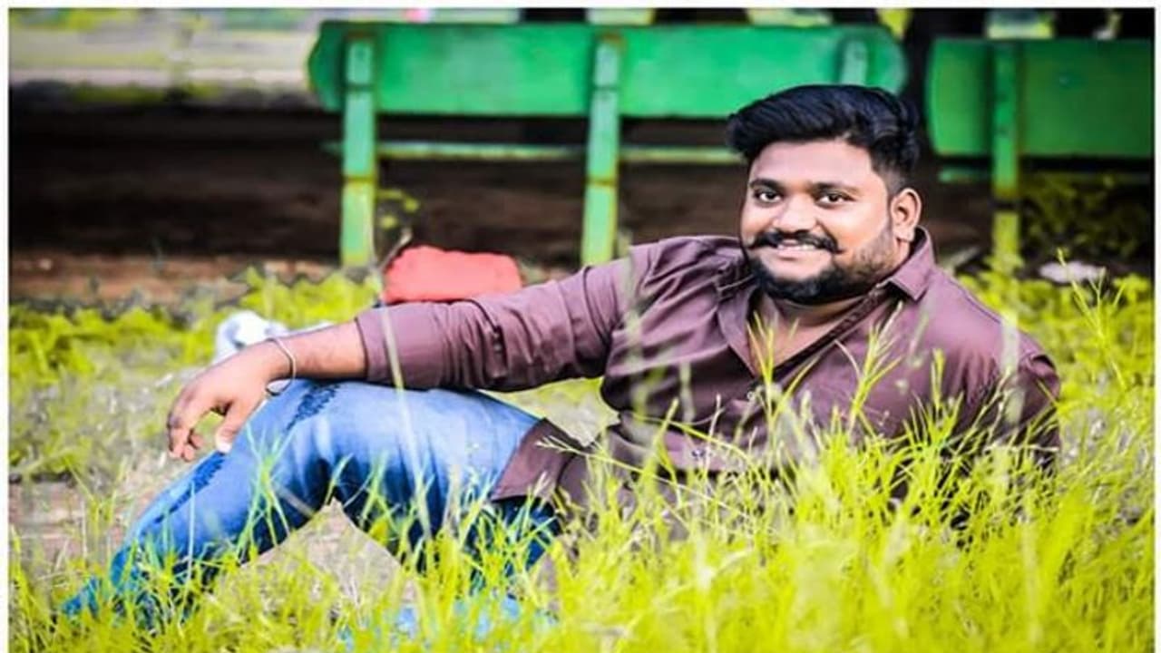 తల్లిదండ్రులు లేరంటూ...విజయవాడ యువకుడి అనుమానాస్పద మృతి తల్లిదండ్రులు లేరంటూ...విజయవాడ యువకుడి అనుమానాస్పద మృతి