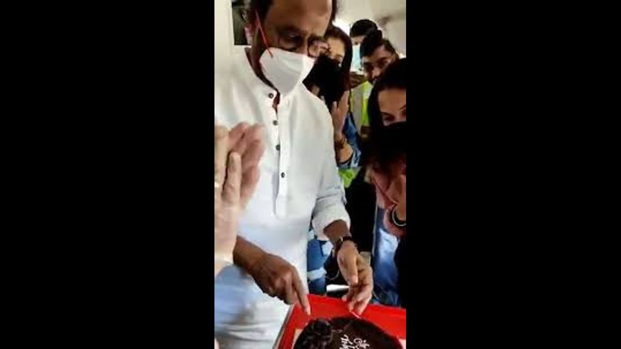 రజనీకాంత్ కు విశ్రాంతి అవసరం, ఎవరూ రావద్దు: అపోలో వైద్యులు రజనీకాంత్ కు విశ్రాంతి అవసరం, ఎవరూ రావద్దు: అపోలో వైద్యులు