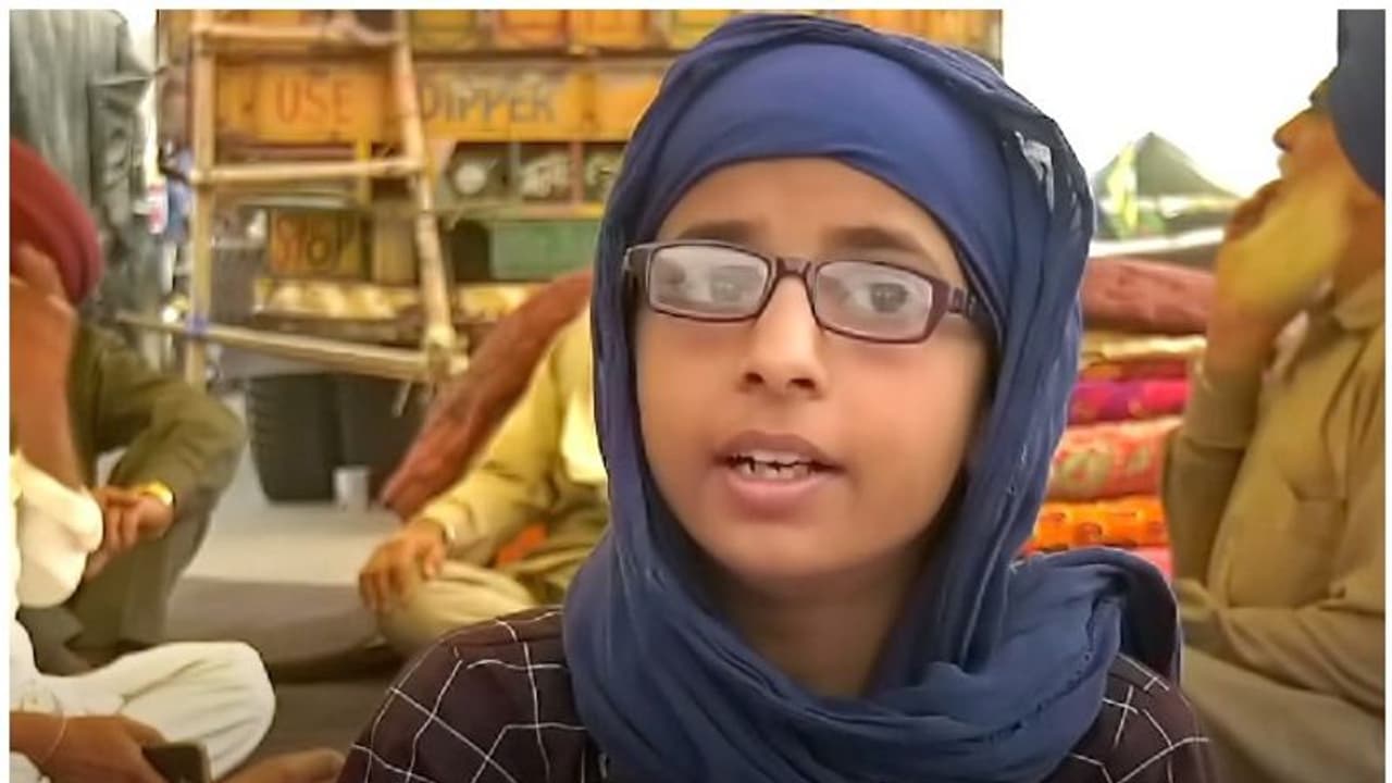 കർഷകസമരത്തിന്റെ മുൻനിരയിൽ ഒരു പതിനൊന്നുകാരിയും, എല്ലാവരുടെയും ഹൃദയം കവർന്ന് ഗുർസിമ്രത് കൗർ കർഷകസമരത്തിന്റെ മുൻനിരയിൽ ഒരു പതിനൊന്നുകാരിയും, എല്ലാവരുടെയും ഹൃദയം കവർന്ന് ഗുർസിമ്രത് കൗർ