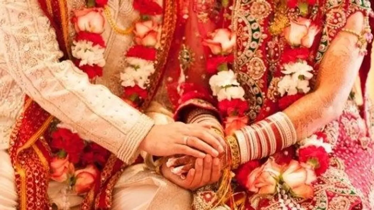 ಲವ್ ಮ್ಯಾರೇಜ್ ಆಗಿ ಮೂರೇ ತಿಂಗಳಿಗೆ ಮತ್ತೊಂದು ಮದುವೆಯಾದ ಭೂಪ..! ಲವ್ ಮ್ಯಾರೇಜ್ ಆಗಿ ಮೂರೇ ತಿಂಗಳಿಗೆ ಮತ್ತೊಂದು ಮದುವೆಯಾದ ಭೂಪ..!