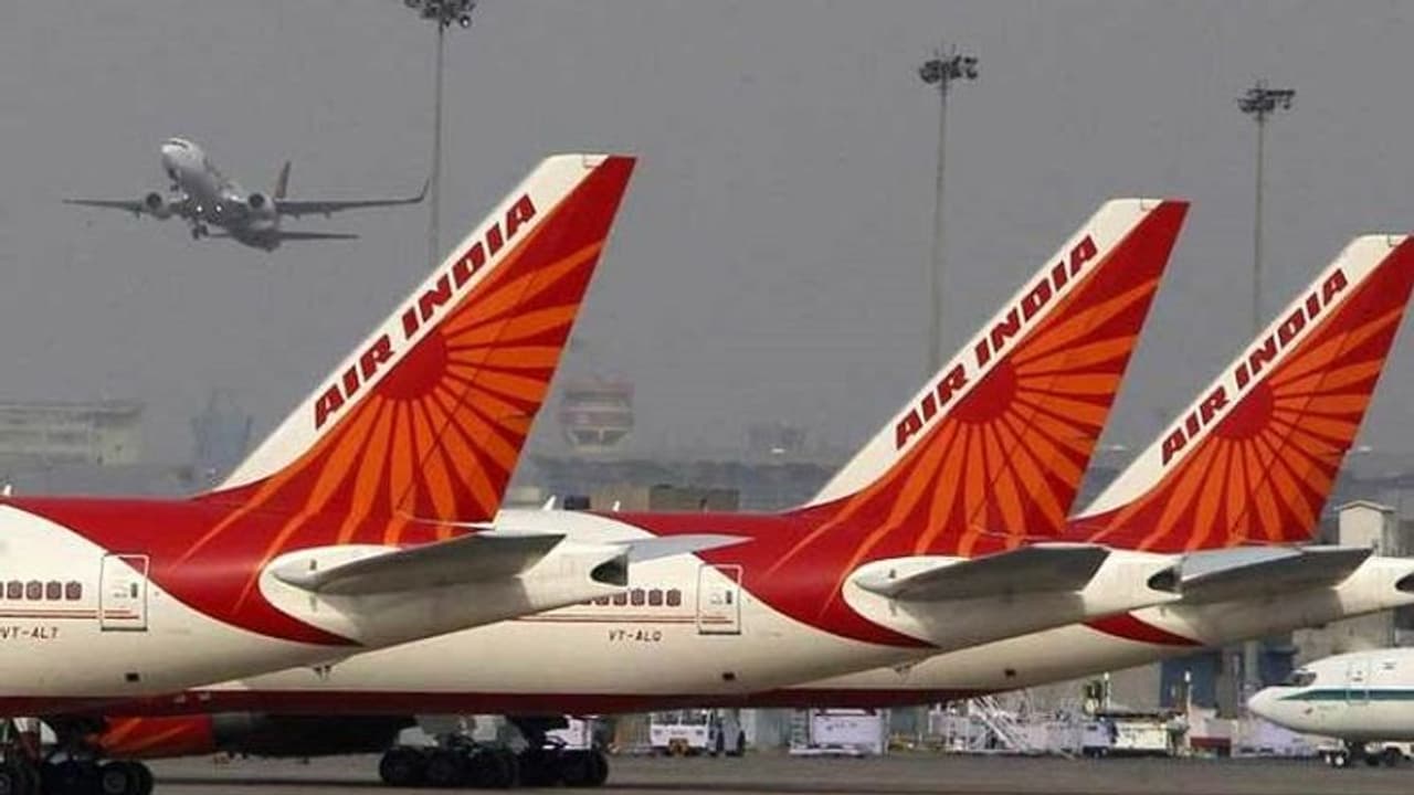 Air India के कर्मचारियों ने 50 फीसदी हिस्सेदारी के लिए लगाई बोली, 1 लाख रुपए देगा हर इम्प्लॉई Air India के कर्मचारियों ने 50 फीसदी हिस्सेदारी के लिए लगाई बोली, 1 लाख रुपए देगा हर इम्प्लॉई