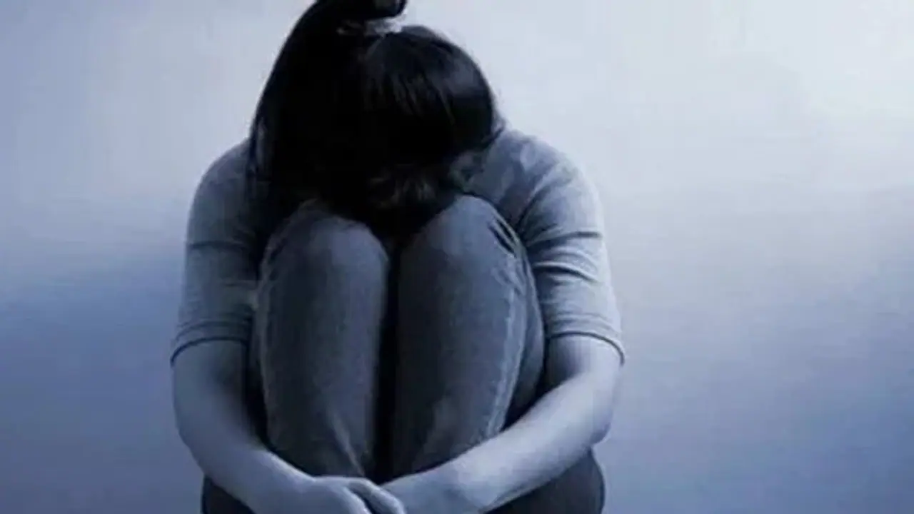 సర్టిఫికెట్ కావాలంటే నాతో ఏకాంతంగా గడపాలి.. మహిళతో డాక్టర్ నీచత్వం.. సర్టిఫికెట్ కావాలంటే నాతో ఏకాంతంగా గడపాలి.. మహిళతో డాక్టర్ నీచత్వం..