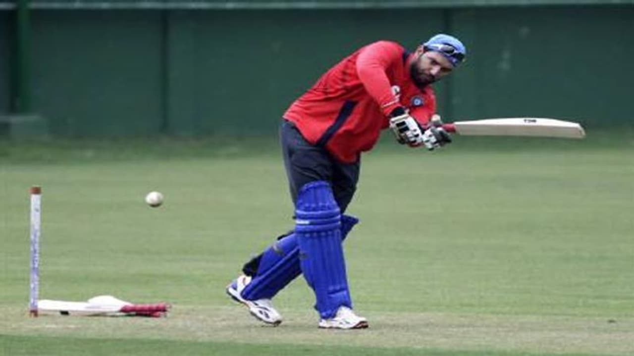 റോഡ് സേഫ്റ്റി വേൾഡ് സീരീസ്: വീണ്ടും വെടിക്കെട്ടിന് തിരികൊളുത്താന് യുവി; ആരാധകര്ക്ക് ഉറപ്പ് റോഡ് സേഫ്റ്റി വേൾഡ് സീരീസ്: വീണ്ടും വെടിക്കെട്ടിന് തിരികൊളുത്താന് യുവി; ആരാധകര്ക്ക് ഉറപ്പ്