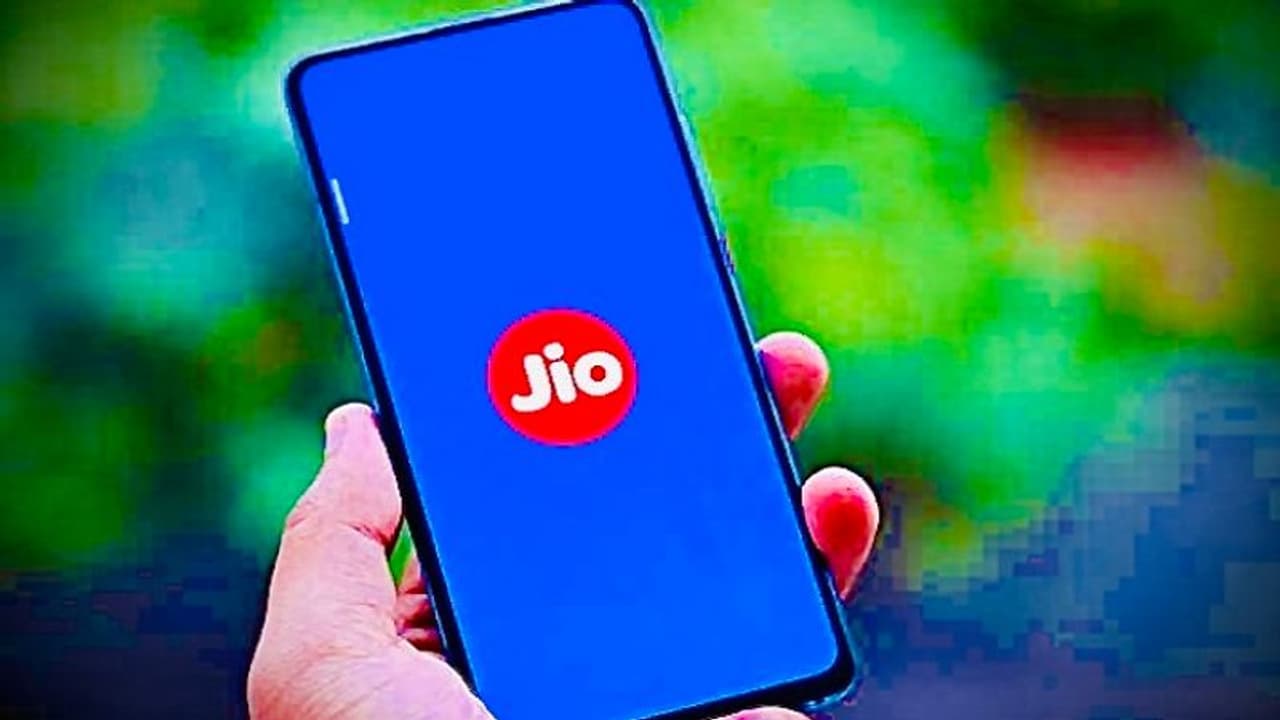 Reliance Jio likely to launch India’s cheapest 5G phone this year: Report