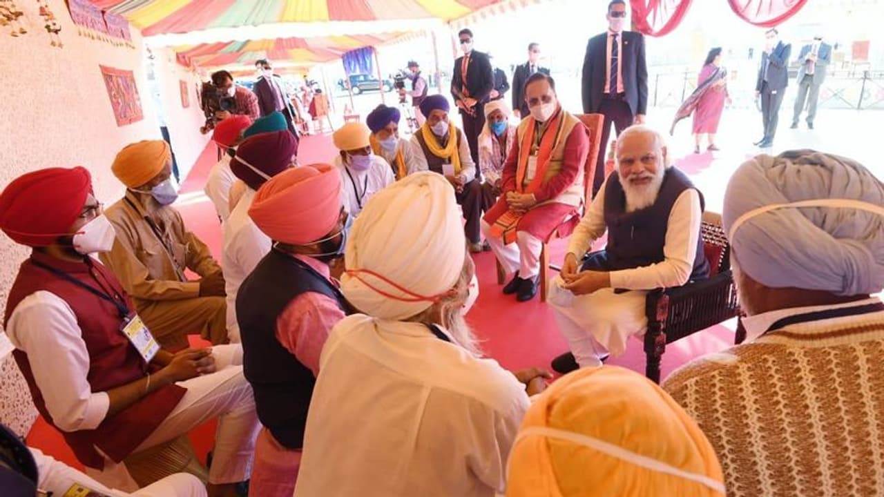 రైతులను తప్పుదోవ పట్టిస్తున్నారు: కొత్త వ్యవసాయ చట్టాలపై మోడీ రైతులను తప్పుదోవ పట్టిస్తున్నారు: కొత్త వ్యవసాయ చట్టాలపై మోడీ