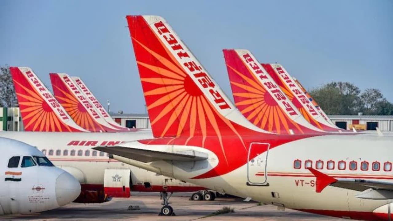 യാത്രയ്ക്കിടെ എയര് ഇന്ത്യ ബിസിനസ് ക്ലാസില് യാത്രക്കാരിയുടെ ദേഹത്ത് മൂത്രമൊഴിച്ച് സഹയാത്രികന് യാത്രയ്ക്കിടെ എയര് ഇന്ത്യ ബിസിനസ് ക്ലാസില് യാത്രക്കാരിയുടെ ദേഹത്ത് മൂത്രമൊഴിച്ച് സഹയാത്രികന്