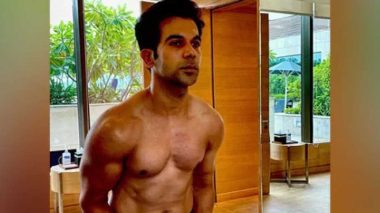 'കംപ്ലീറ്റ് മേക്കോവറു'മായി രാജ്കുമാര് റാവു; ചിത്രം പങ്കുവച്ച് താരം 'കംപ്ലീറ്റ് മേക്കോവറു'മായി രാജ്കുമാര് റാവു; ചിത്രം പങ്കുവച്ച് താരം