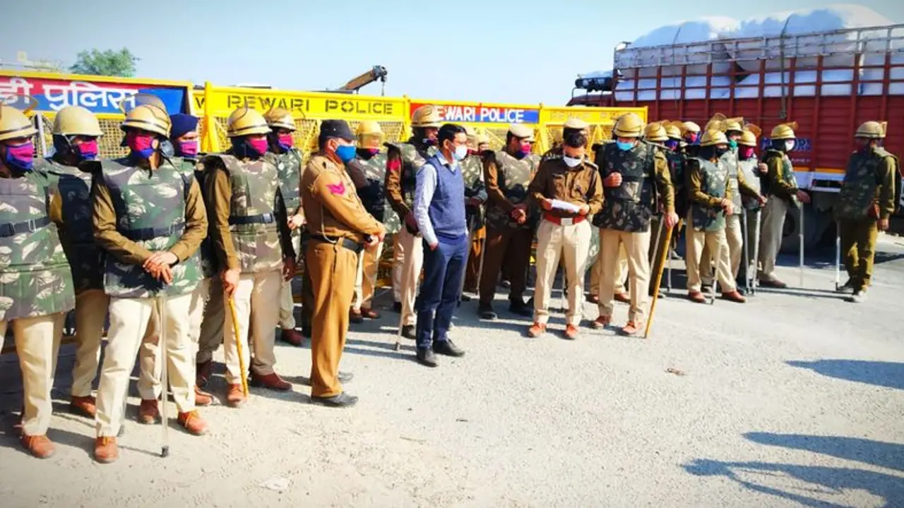 কনকনে শীতেও বাংলায় বাড়ছে ভোটের উত্তাপ, রাজ্যে আসছে দুই কোম্পানির বাহিনী কনকনে শীতেও বাংলায় বাড়ছে ভোটের উত্তাপ, রাজ্যে আসছে দুই কোম্পানির বাহিনী