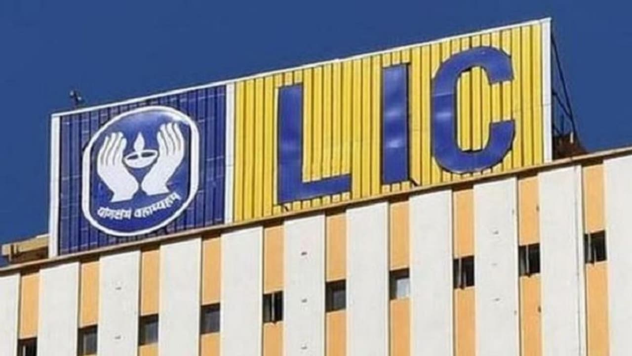 ഒരു മാസത്തിനിടെ ഐസിഐസിഐ ബാങ്കിന്റെ 13.8 കോടി ഓഹരികൾ എൽഐസി വിറ്റു