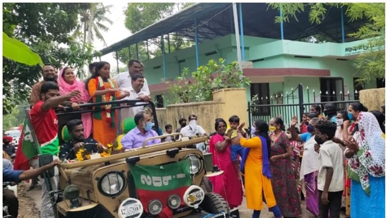 എസ്ഡിപിഐക്ക് മികച്ച മുന്നേറ്റം; വിജയിച്ചത് 100 ലേറെ സീറ്റുകളില്; മൂന്നു മുന്സിപാലിറ്റികളില് നിര്ണായക ശക്തി എസ്ഡിപിഐക്ക് മികച്ച മുന്നേറ്റം; വിജയിച്ചത് 100 ലേറെ സീറ്റുകളില്; മൂന്നു മുന്സിപാലിറ്റികളില് നിര്ണായക ശക്തി