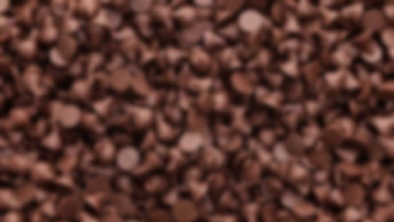 డబ్బాల్లో కొత్త రకం చాక్లెట్లు.. తింటే మత్తులో చిత్తే..!! డబ్బాల్లో కొత్త రకం చాక్లెట్లు.. తింటే మత్తులో చిత్తే..!!