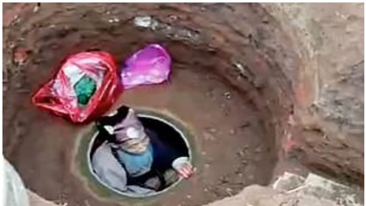 കുടുംബത്തിന് ഭാരമാകാനില്ല, മരണം കാത്ത് ശവക്കുഴിയിൽ കിടക്കുമെന്ന് വൃദ്ധൻ... കുടുംബത്തിന് ഭാരമാകാനില്ല, മരണം കാത്ത് ശവക്കുഴിയിൽ കിടക്കുമെന്ന് വൃദ്ധൻ...