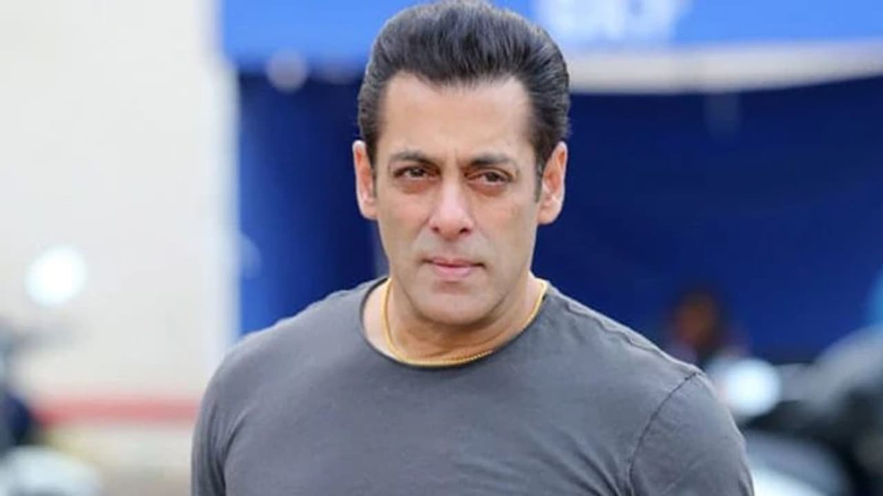 കൊവിഡ് ചട്ടം ലംഘിച്ചു; സല്മാന് ഖാനും സൊഹൈല് ഖാനുമെതിരെ കേസ് കൊവിഡ് ചട്ടം ലംഘിച്ചു; സല്മാന് ഖാനും സൊഹൈല് ഖാനുമെതിരെ കേസ്