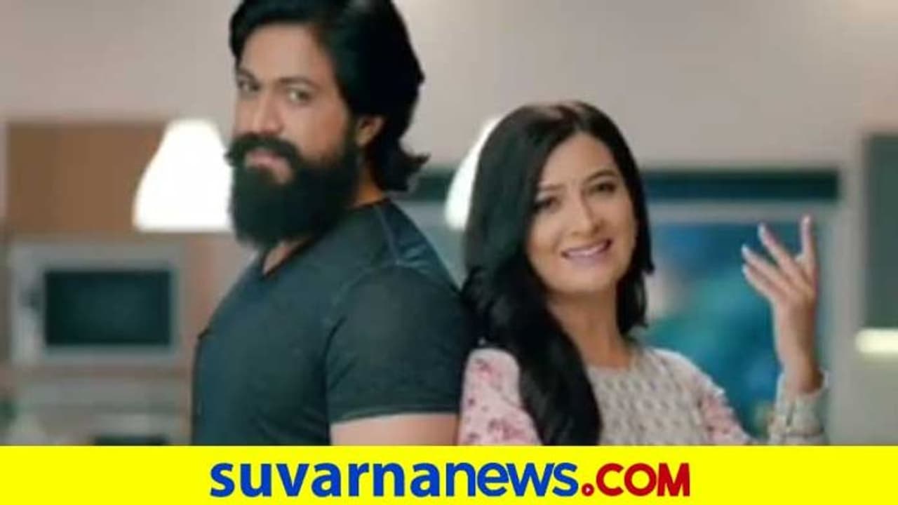 4 ವರ್ಷಗಳ ನಂತರ ಒಟ್ಟಿಗೆ ಕಾಣಿಸಿಕೊಂಡ ಯಶ್ ರಾಧಿಕಾ; ಆದರೆ ಅಭಿಮಾನಿಗಳು ಮಾತ್ರ ನೋ ಖುಷ್