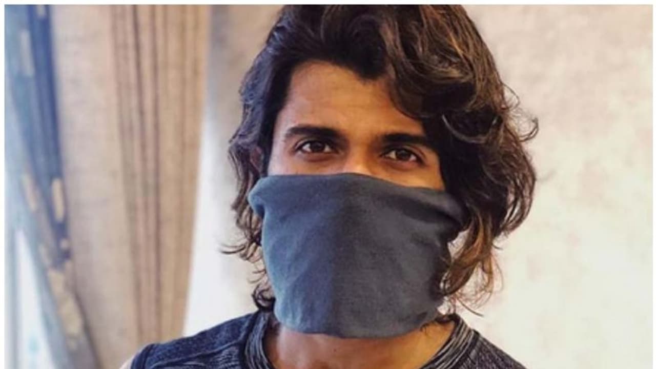 സൈനികന്റെ വേഷത്തില് വിജയ് ദേവെരകൊണ്ട സൈനികന്റെ വേഷത്തില് വിജയ് ദേവെരകൊണ്ട