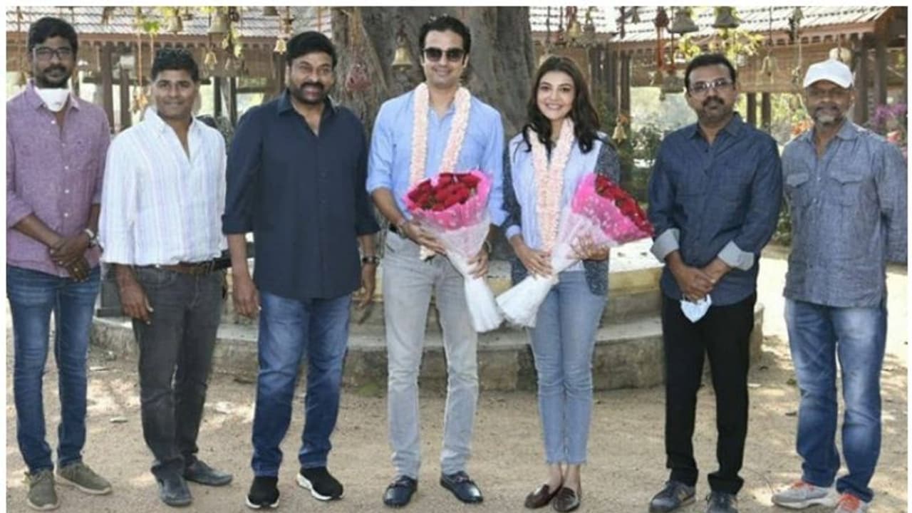 ആചാര്യയുടെ സെറ്റില് ഭര്ത്താവിന് ഒപ്പം എത്തി കാജല് അഗര്വാള്, വൻ സ്വീകരണവുമായി ചിരഞ്ജീവിയും കൂട്ടരും ആചാര്യയുടെ സെറ്റില് ഭര്ത്താവിന് ഒപ്പം എത്തി കാജല് അഗര്വാള്, വൻ സ്വീകരണവുമായി ചിരഞ്ജീവിയും കൂട്ടരും