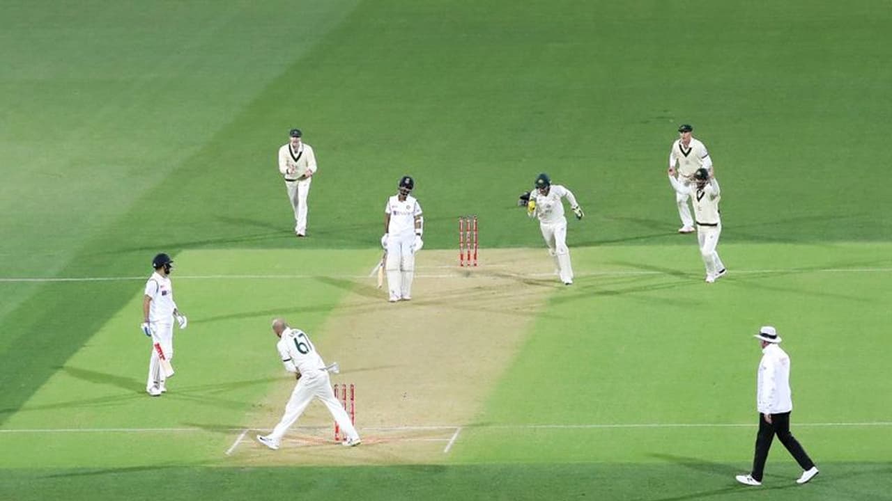 എന്നിട്ടും കോലി ശാന്തനായി മടങ്ങിയത് കണ്ട് അത്ഭുതപ്പെട്ടു; രഹാനെയെ വിമര്ശിച്ച് മഞ്ജരേക്കര് എന്നിട്ടും കോലി ശാന്തനായി മടങ്ങിയത് കണ്ട് അത്ഭുതപ്പെട്ടു; രഹാനെയെ വിമര്ശിച്ച് മഞ്ജരേക്കര്