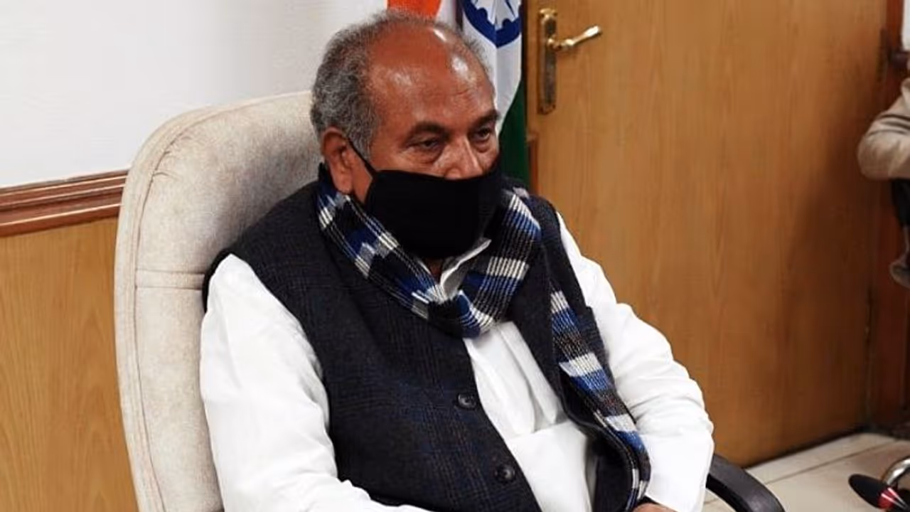 'I belong to a farmer's family': Agriculture Minister Tomar writes 8 page letter to farmers 'I belong to a farmer's family': Agriculture Minister Tomar writes 8 page letter to farmers