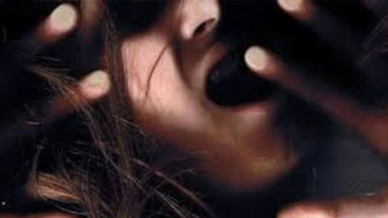 దళిత మహిళకు చిత్రహింసలు.. ఆపై అత్యాచారం.. !! దళిత మహిళకు చిత్రహింసలు.. ఆపై అత్యాచారం.. !!