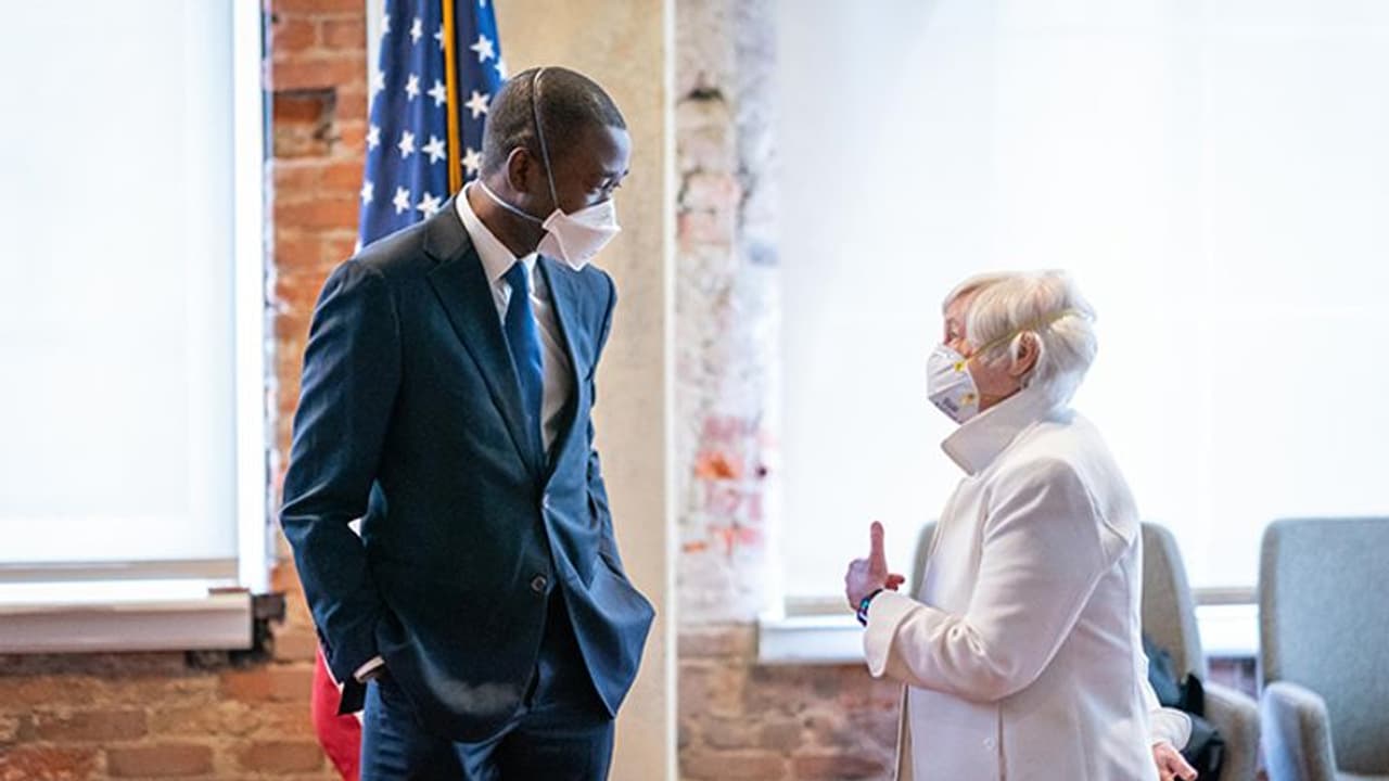 ব্রিটেন দক্ষিণ আফ্রিকার পর ফের নয়া স্ট্রেন নাইজেরিয়ায়, বছর শেষে কী খেলা শুরু করল করোনা ব্রিটেন দক্ষিণ আফ্রিকার পর ফের নয়া স্ট্রেন নাইজেরিয়ায়, বছর শেষে কী খেলা শুরু করল করোনা