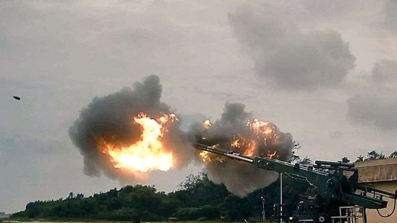 ৪৮ কিমি দূরে বসে থাকা শত্রুকে উড়িয়ে দিতে পারে ভারতের এই কামান, স্বাধীনতা দিবসে ইতিহাস সৃষ্টি ৪৮ কিমি দূরে বসে থাকা শত্রুকে উড়িয়ে দিতে পারে ভারতের এই কামান, স্বাধীনতা দিবসে ইতিহাস সৃষ্টি