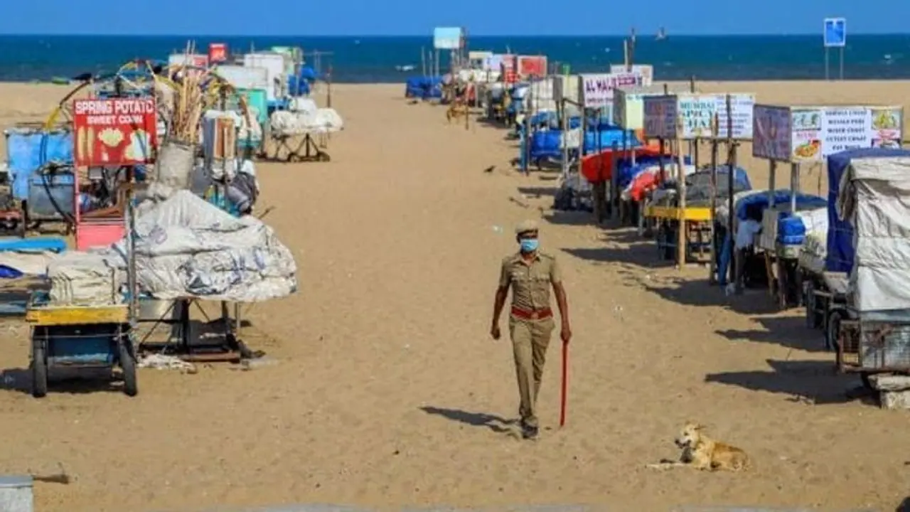  மெரினாவை போராட்ட களமாக்க பயங்கர திட்டம்.. ஏராளமான போலீசார் குவிப்பு.. 4 மாணவர்கள் அதிரடி கைது. 