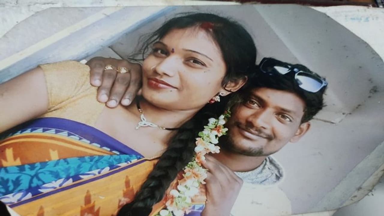 డ్యాన్సర్ గాయత్రి ఆత్మహత్యలో ట్విస్ట్: వివాహేతర సంబంధమే... డ్యాన్సర్ గాయత్రి ఆత్మహత్యలో ట్విస్ట్: వివాహేతర సంబంధమే...