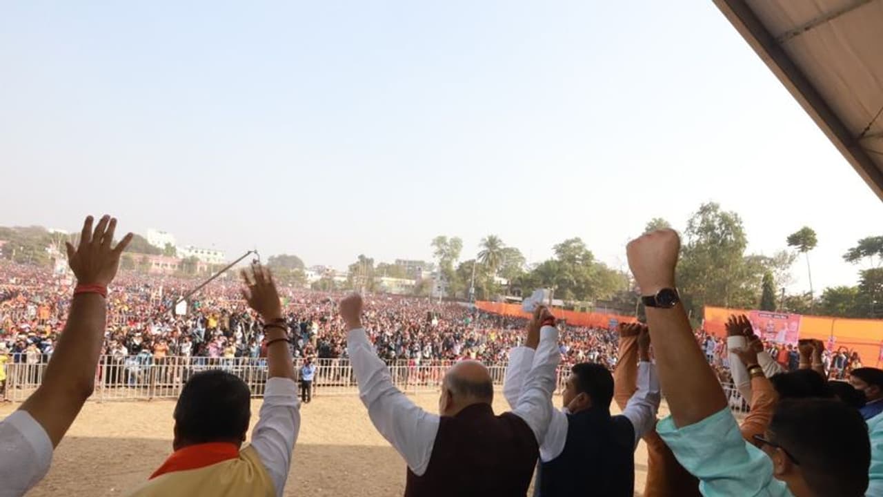 'ছবিতেই আঁচ পাওয়া যাচ্ছে বিজেপি সরকারের', মেদিনীপুরের সভার পর কী টুইট করলেন অমিত শাহ 'ছবিতেই আঁচ পাওয়া যাচ্ছে বিজেপি সরকারের', মেদিনীপুরের সভার পর কী টুইট করলেন অমিত শাহ