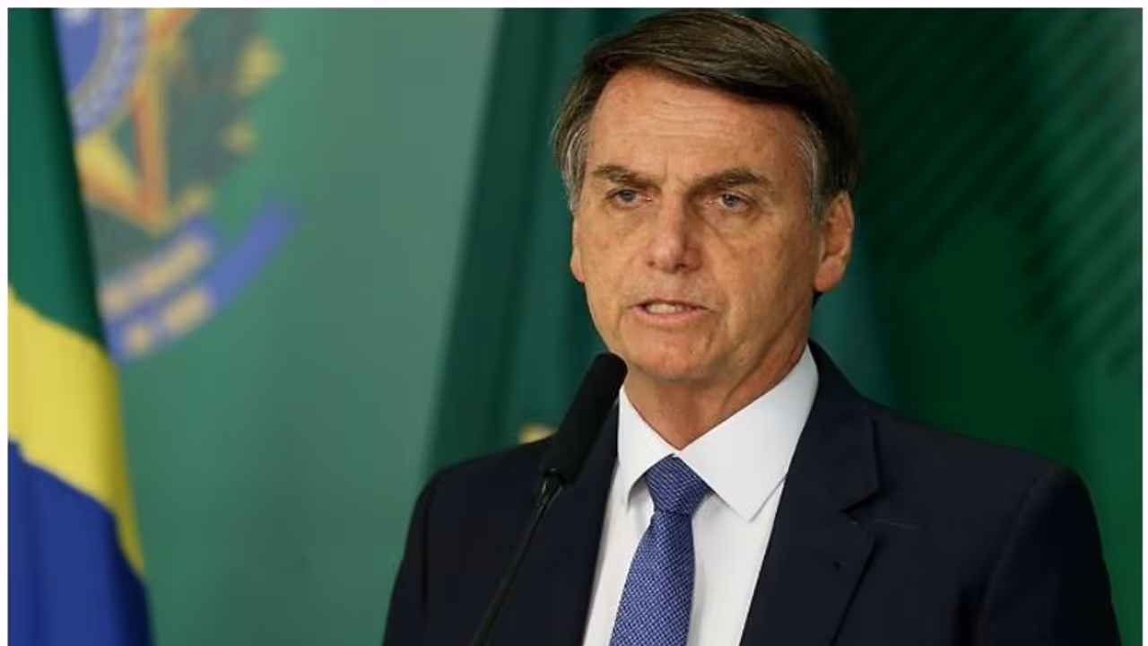 സ്ത്രീകള്‍ക്ക് താടി വളരാം, മനുഷ്യനെ മുതലയാക്കിയേക്കാം; കൊവിഡ് വാക്സിനെതിരെ ബ്രസീൽ പ്രസിഡന്‍റ്