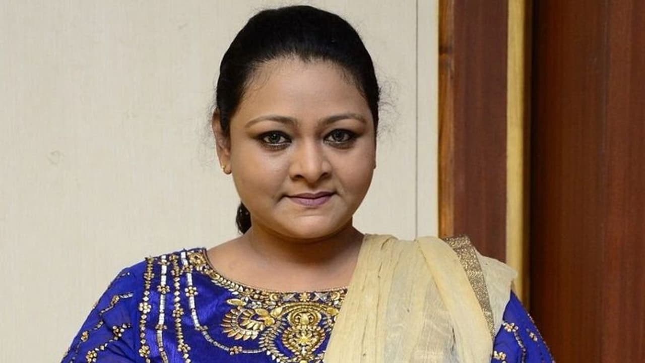 'ഞാൻ ചെയ്ത തെറ്റുകൾ നിങ്ങൾ ആവർത്തിക്കരുത്'; സിനിമയിലേക്ക് വരുന്നവരോട് ഷക്കീല പറയുന്നു 'ഞാൻ ചെയ്ത തെറ്റുകൾ നിങ്ങൾ ആവർത്തിക്കരുത്'; സിനിമയിലേക്ക് വരുന്നവരോട് ഷക്കീല പറയുന്നു