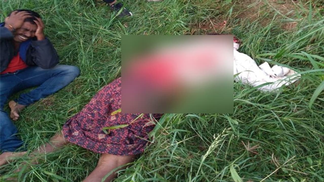 బహిర్భూమికి వెళ్లిన వ్యక్తిని... అతి కిరాతకంగా కొట్టిచంపిన బంధువులు బహిర్భూమికి వెళ్లిన వ్యక్తిని... అతి కిరాతకంగా కొట్టిచంపిన బంధువులు