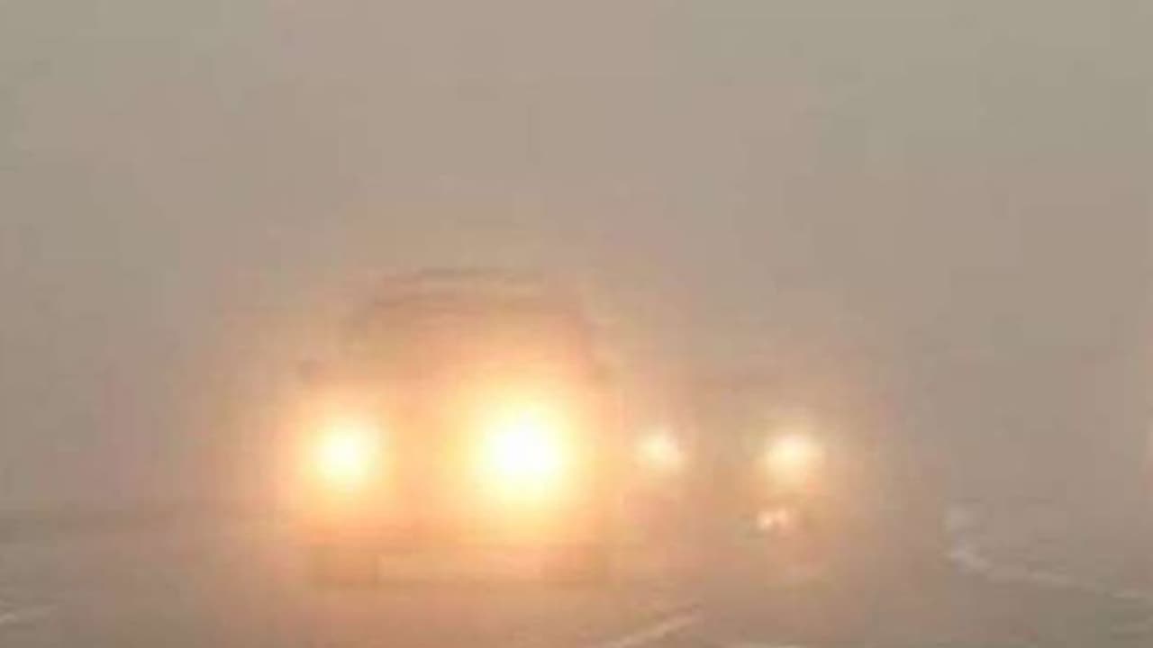 తెలంగాణను వణికిస్తున్న చలి.. హైదరాబాద్లో టెంపరేచర్ సింగిల్ డిజిట్కు.. ఇంకా ఎన్ని రోజులంటే..! తెలంగాణను వణికిస్తున్న చలి.. హైదరాబాద్లో టెంపరేచర్ సింగిల్ డిజిట్కు.. ఇంకా ఎన్ని రోజులంటే..!