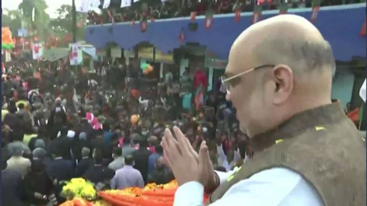 জনসমু্দ্র শান্তিনিকেতনের রোড শো, ' জনসমাগম মমতার প্রতি সাধারণের ক্ষোভ', বললেন অমিত শাহ জনসমু্দ্র শান্তিনিকেতনের রোড শো, ' জনসমাগম মমতার প্রতি সাধারণের ক্ষোভ', বললেন অমিত শাহ