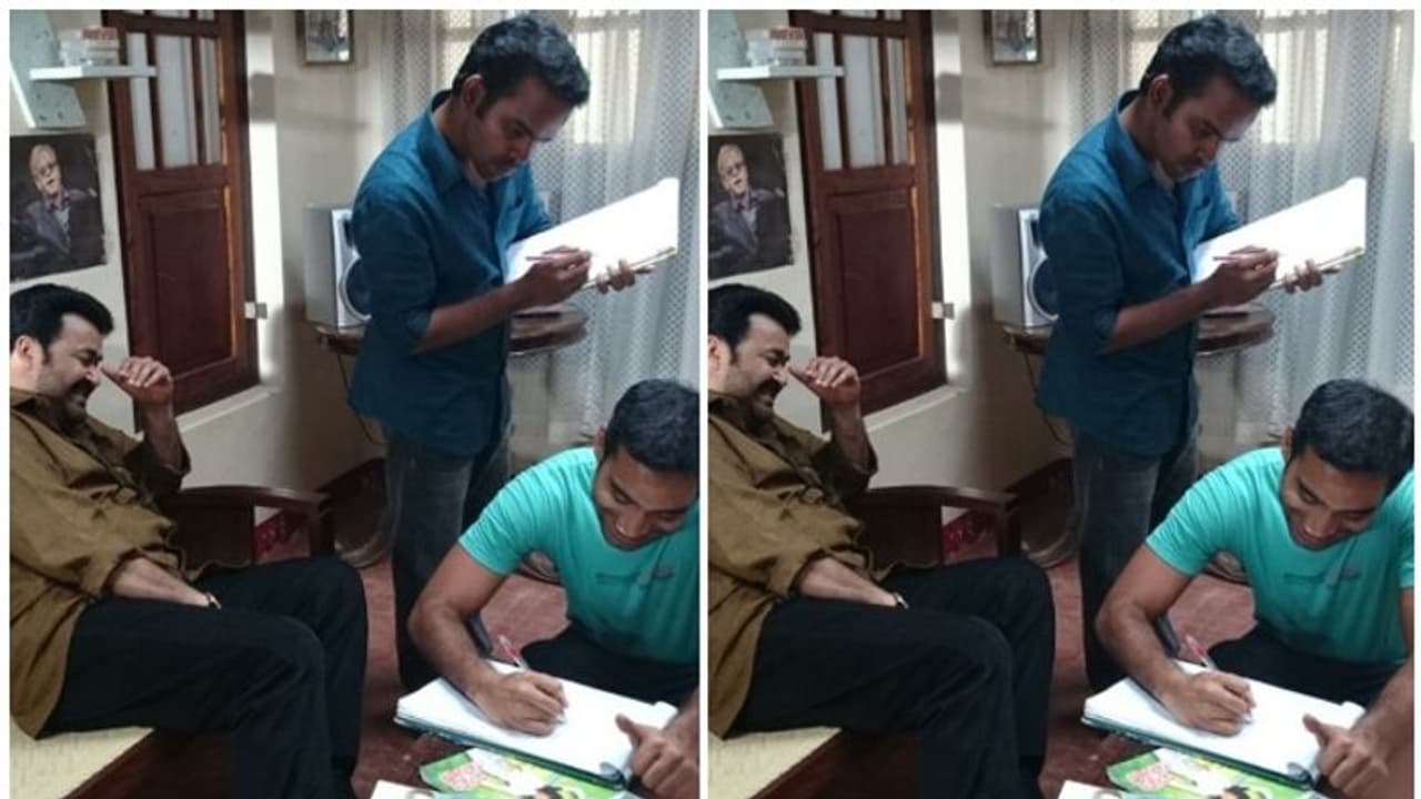 'അടുത്ത സിനിമ ശ്രീനിവാസന്റെ തിരക്കഥയില് ലാലിനൊപ്പം', സത്യൻ അന്തിക്കാട് പറയുന്നതിനായി കാത്ത് മകൻ അഖില് 'അടുത്ത സിനിമ ശ്രീനിവാസന്റെ തിരക്കഥയില് ലാലിനൊപ്പം', സത്യൻ അന്തിക്കാട് പറയുന്നതിനായി കാത്ത് മകൻ അഖില്