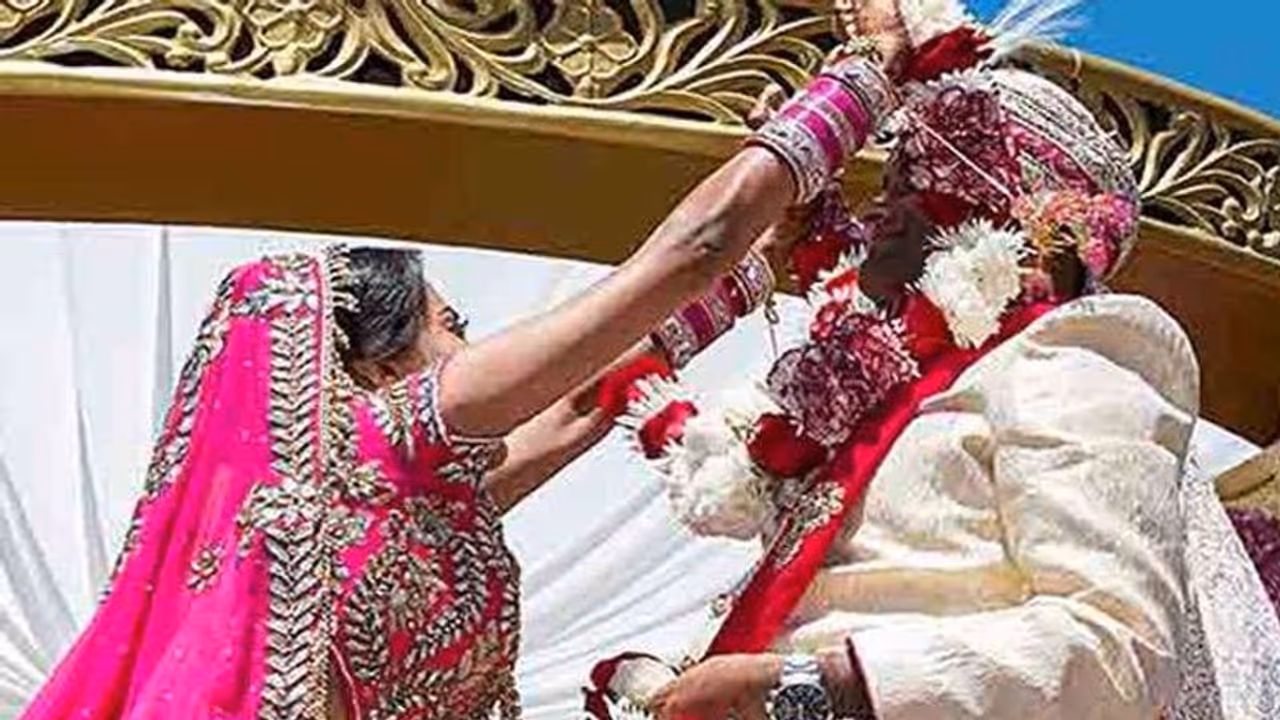 'ಪಿರಿಯಡ್ಸ್ ಇದ್ದ ದಿನ ಮದುವೆ, ಹಣ ಕೊಡದಿದ್ರೆ ಬೇರೆಯವರ ಜತೆ ಮಲಗಲು ಸಿದ್ಧ'