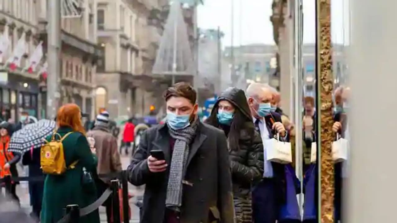 নতুন করোনা স্ট্রেন আরও বেশি প্রাণঘাতীও বটে, ২০২১ এ বাড়বে মৃত্যু জানিয়ে দিল লন্ডন
