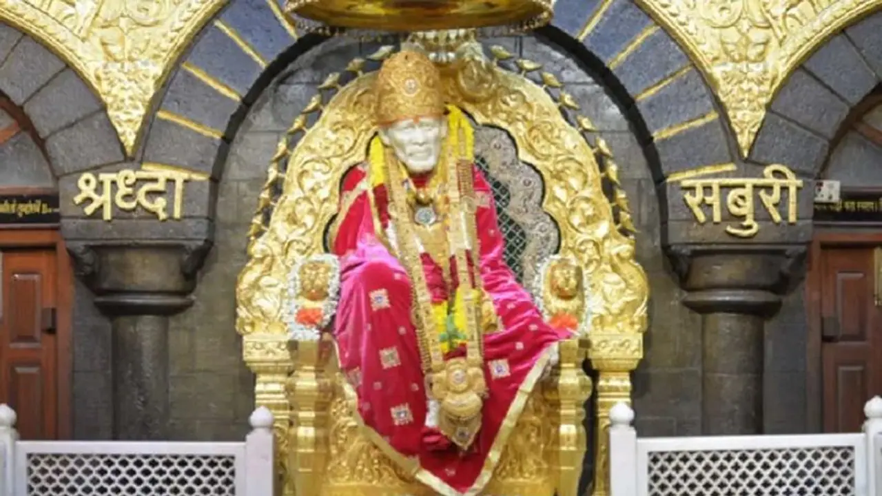 Only 12 thousand devotees will be able to see Shirdi Sai Baba daily, pre booking will have to be done online. Only 12 thousand devotees will be able to see Shirdi Sai Baba daily, pre booking will have to be done online.