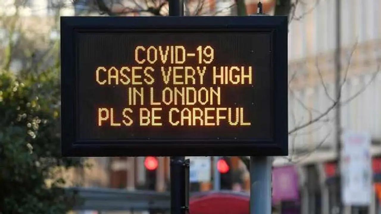 যুক্তরাজ্য থেকে আসা করোনা পজিটিভদের অর্ধেকই নতুন স্ট্রেনের সম্ভাব্য বাহক, আশঙ্কা বিশেষজ্ঞদের যুক্তরাজ্য থেকে আসা করোনা পজিটিভদের অর্ধেকই নতুন স্ট্রেনের সম্ভাব্য বাহক, আশঙ্কা বিশেষজ্ঞদের