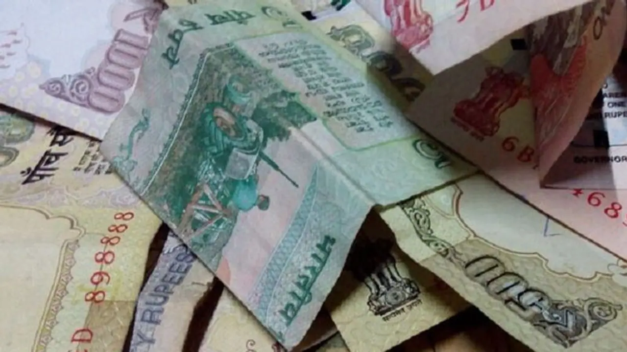 చిరిగిన రూ.20 నోటు కోసం వాగ్వాదం.. మంటలంటుకుని మహిళ మృతి.. చిరిగిన రూ.20 నోటు కోసం వాగ్వాదం.. మంటలంటుకుని మహిళ మృతి..