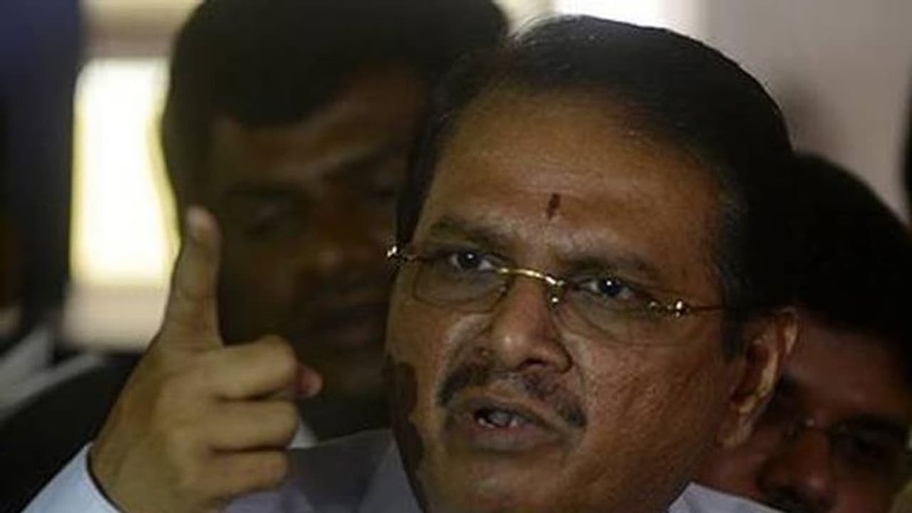 விரைவில் சுயசரிதை.. பலரும் பிரச்சனையில் சிக்குவர்.. முன்னாள் தலைமை செயலாளர் ராம மோகன் ராவ் கொடுத்த ஷார். விரைவில் சுயசரிதை.. பலரும் பிரச்சனையில் சிக்குவர்.. முன்னாள் தலைமை செயலாளர் ராம மோகன் ராவ் கொடுத்த ஷார்.