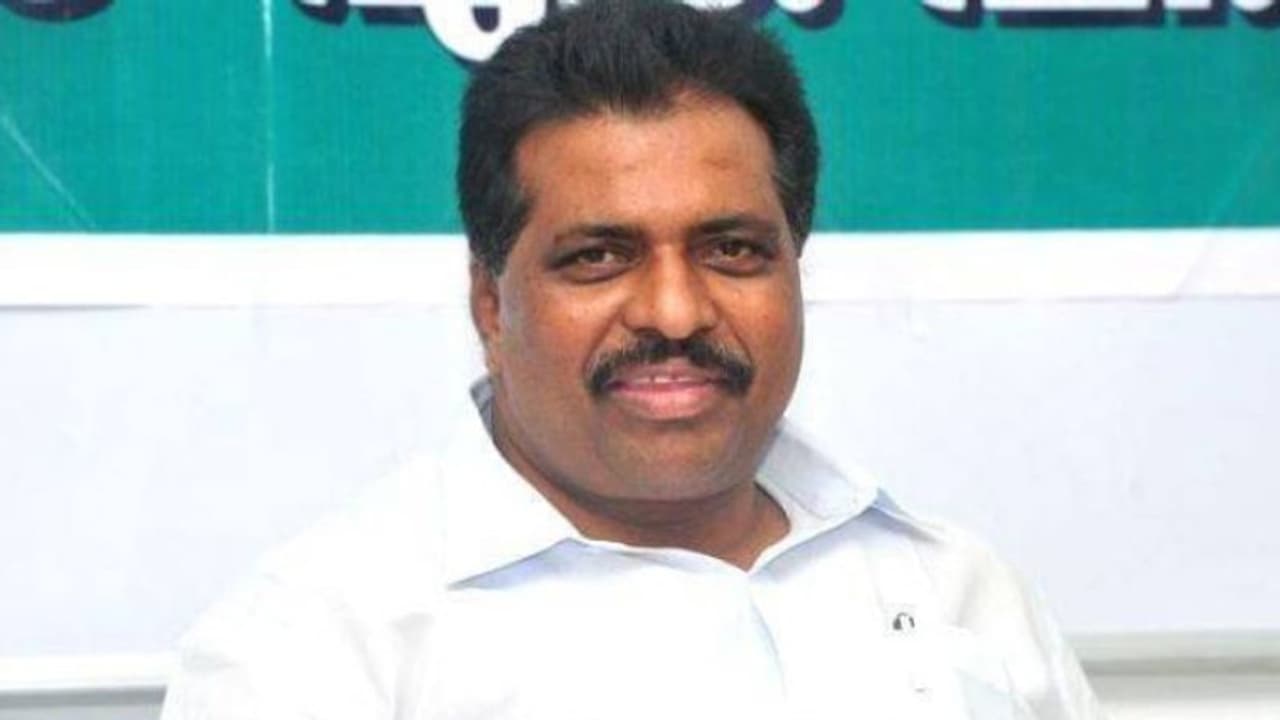 കെപിസിസി അധ്യക്ഷ സ്ഥാനം; 'കെ സുധാകരനെ വേണ്ട', കൊടിക്കുന്നിൽ സുരേഷിനായി ഗ്രൂപ്പുകളുടെ സമ്മർദ്ദം കെപിസിസി അധ്യക്ഷ സ്ഥാനം; 'കെ സുധാകരനെ വേണ്ട', കൊടിക്കുന്നിൽ സുരേഷിനായി ഗ്രൂപ്പുകളുടെ സമ്മർദ്ദം