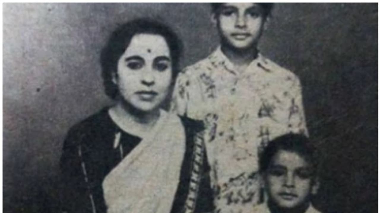 അമ്മയുടെ ഓര്മദിനത്തില് അപൂര്വ ഫോട്ടോയുമായി അമിതാഭ് ബച്ചൻ അമ്മയുടെ ഓര്മദിനത്തില് അപൂര്വ ഫോട്ടോയുമായി അമിതാഭ് ബച്ചൻ