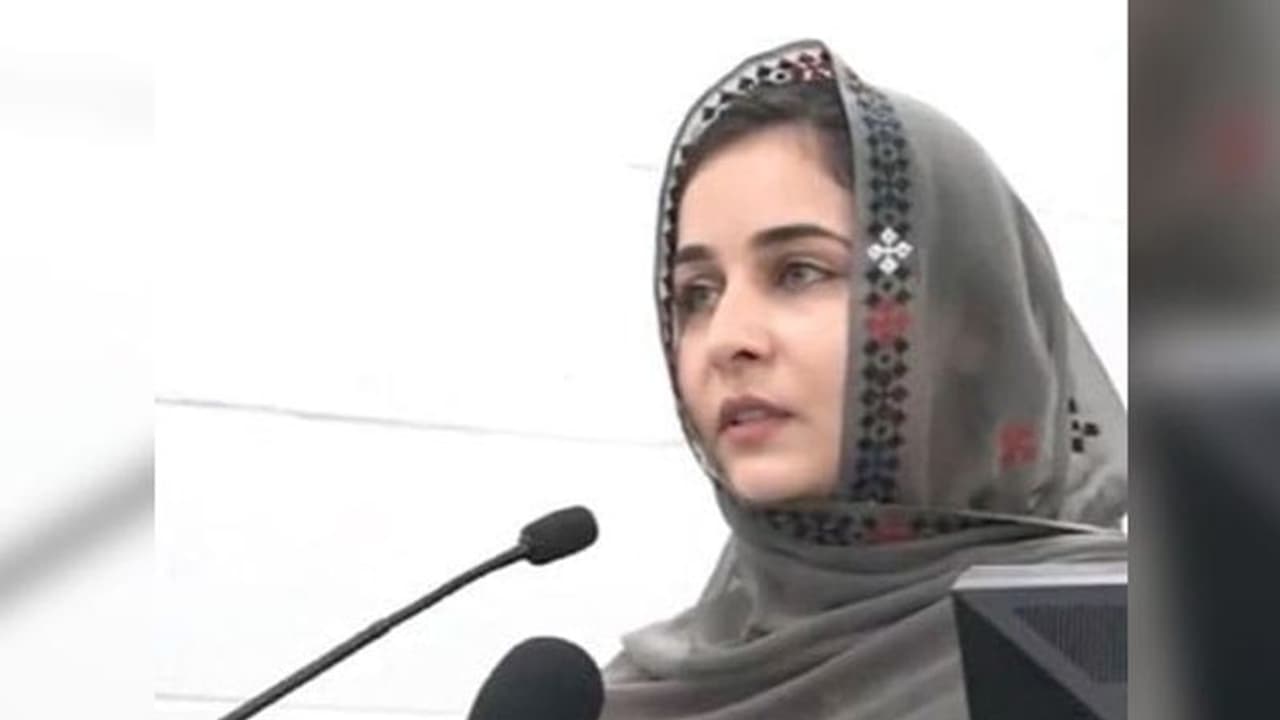 पाक के अत्याचारों के खिलाफ बोलने वाली एक्टिविस्ट की संदिग्ध मौत, कभी PM मोदी को भाई बोल मांगी थी मदद पाक के अत्याचारों के खिलाफ बोलने वाली एक्टिविस्ट की संदिग्ध मौत, कभी PM मोदी को भाई बोल मांगी थी मदद