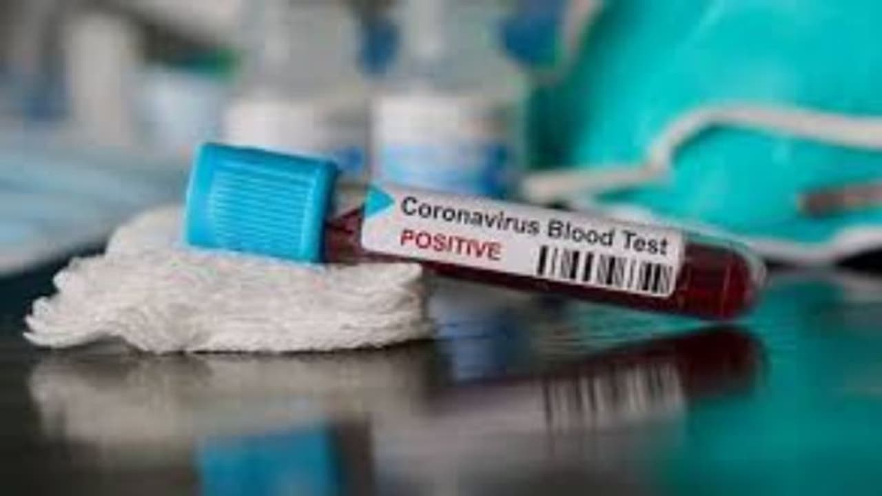 38കാരനില് നിന്ന് കൊവിഡ് ബാധിച്ചത് നാല് വ്യത്യസ്ത സ്ഥലങ്ങളിലുള്ള 25 പേര്ക്ക് 38കാരനില് നിന്ന് കൊവിഡ് ബാധിച്ചത് നാല് വ്യത്യസ്ത സ്ഥലങ്ങളിലുള്ള 25 പേര്ക്ക്