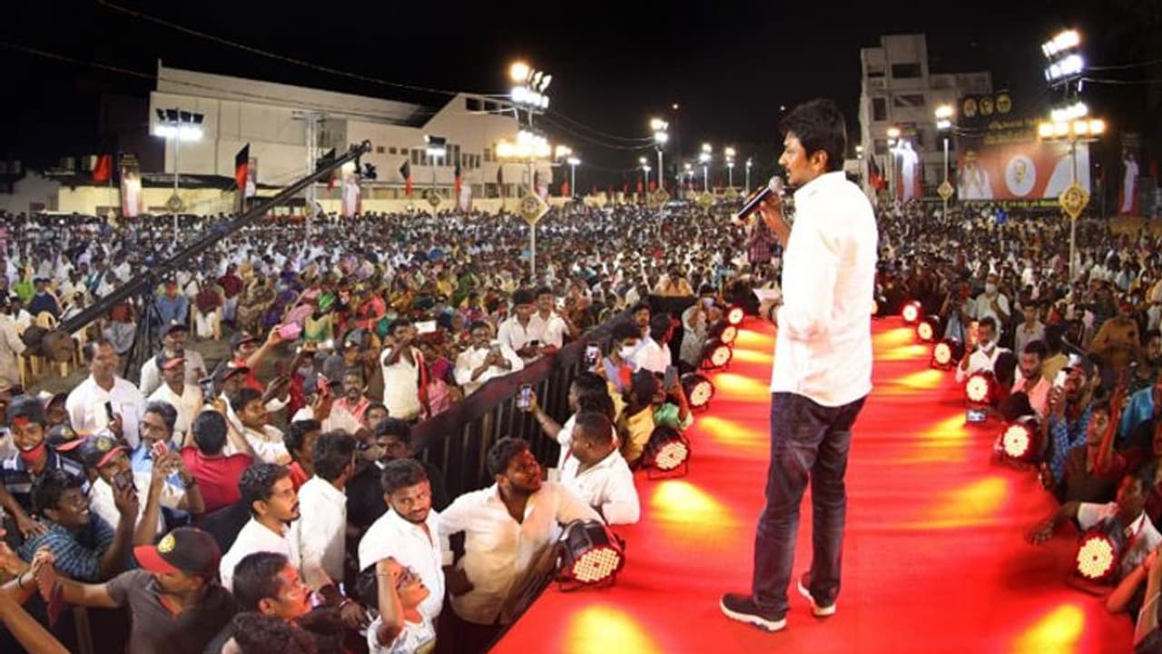 தேர்தல் பிரச்சார களத்தில் அதகளம்..! டிரெண்ட் செட்டர் ஆகும் உதயநிதி ஸ்டாலின்..! தேர்தல் பிரச்சார களத்தில் அதகளம்..! டிரெண்ட் செட்டர் ஆகும் உதயநிதி ஸ்டாலின்..!